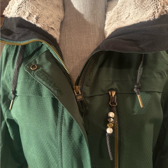 Winter snow jacket 686 spirit insulated - Picture 4 of 10